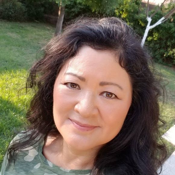 Meet your Posher, Jennifer - Picture 1 of 1